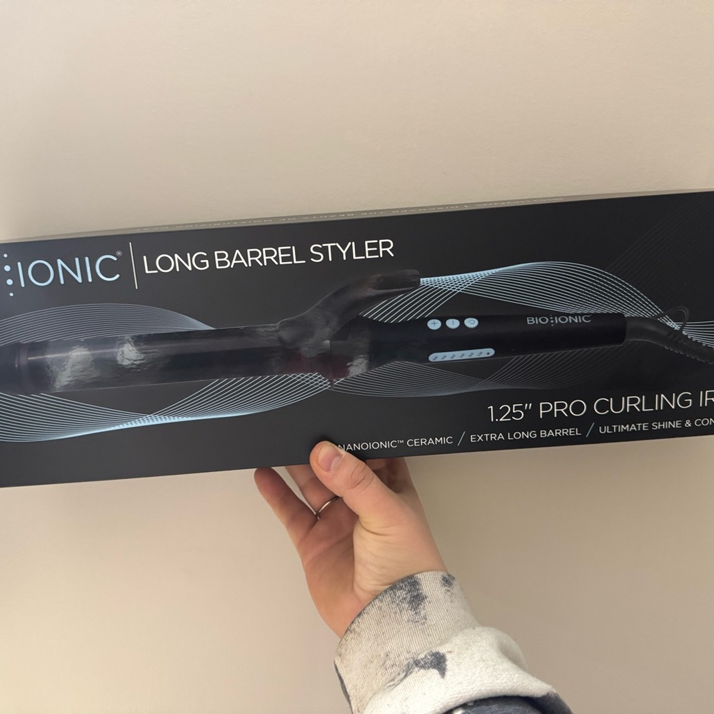 Brand new Bio Ionic Black Curling Iron